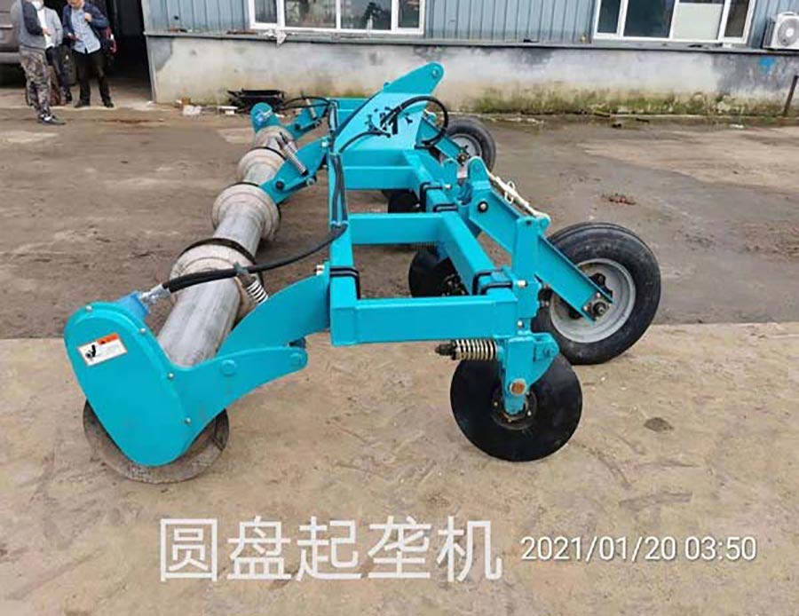 202206171655428559917668 圆盘起垄机